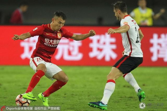 在这里，一直被掩埋、沉积在小铃心底的歌声，终于唱了出来